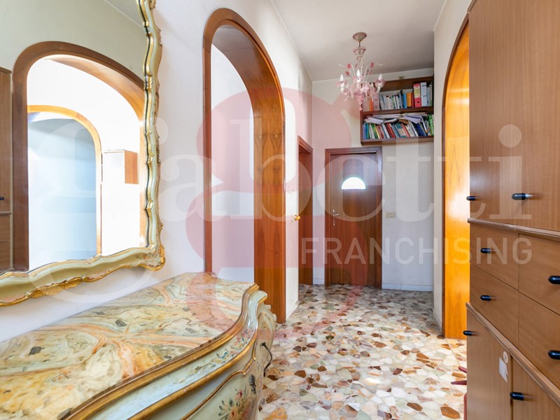 Villa bifamiliare in Vendita a Venezia, 1'490'000€, 300 m²