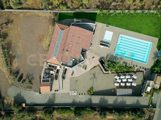 Attività commerciale in Vendita a Aci Castello, 3500 m², arredato