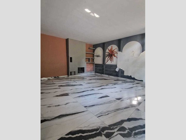 Immobile commerciale in Affitto a Mercato San Severino, zona centro, 2'500€, 300 m²