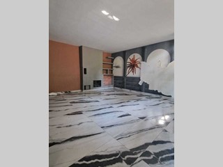 Immobile commerciale in Affitto a Mercato San Severino, zona centro, 2'500€, 300 m²