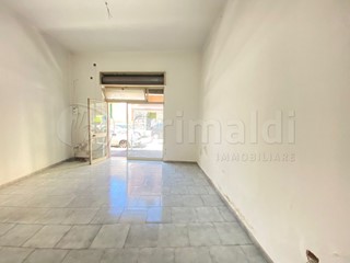 Immobile commerciale in Affitto a Sant'Antimo, 400€, 30 m²