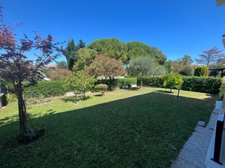 Appartamento in Vendita a Senigallia, 550'000€, 120 m², arredato, con Box