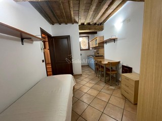 Monolocale in Affitto a Siena, zona Centro storico, 370€, 27 m², arredato