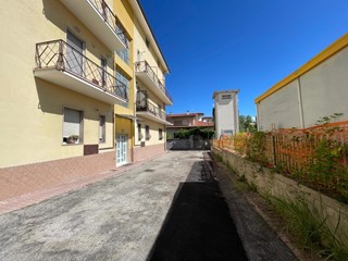 Appartamento in Vendita a Scafa, 110'000€, 128 m², arredato, con Box