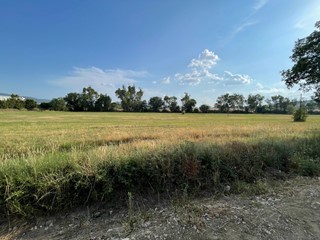 Terreno industriale in Vendita a Perugia, zona Periferia, 99'000€, 24000 m²