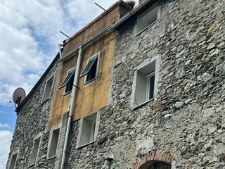 Casa Semi Indipendente in Vendita a Albisola Superiore, zona Magrania, 130'000€, 78 m²