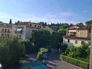Trilocale in Vendita a Firenze, zona Coverciano, 350'000€, 71 m², arredato