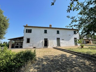 Casale in Vendita a San Miniato, zona Calenzano, 630'000€, 405 m²