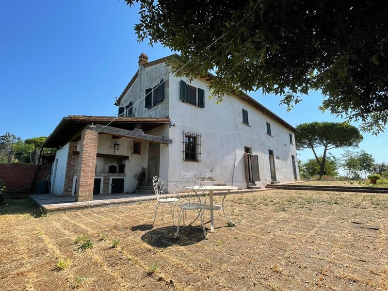 Casale in Vendita a San Miniato, zona Calenzano, 470'000€, 280 m²