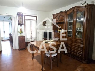 Casa Indipendente in Vendita a Altopascio, zona Le Spianate, 220'000€, 200 m²