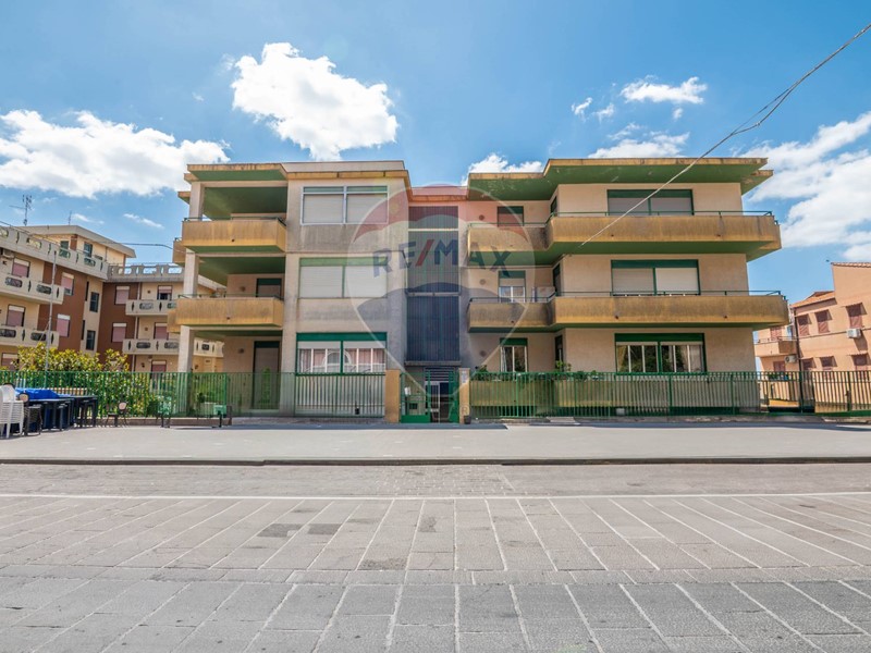 Appartamento in Vendita a Vizzini, 80'000€, 180 m²