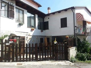 Casa Semi Indipendente in Vendita a Roccavignale, 75'000€, 150 m²