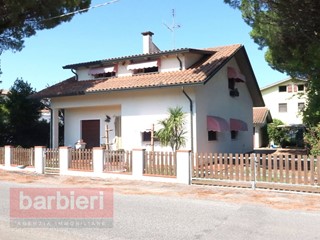 Villa in Vendita a Cervia, 280'000€, 230 m²