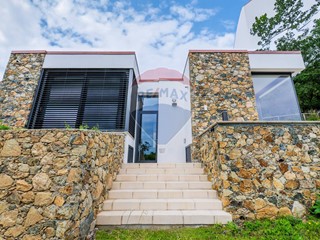 Villa in Vendita a Varazze, 1'380'000€, 177 m²