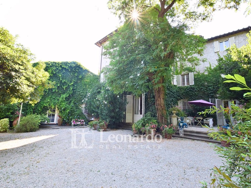 Villa in Vendita a Vicopisano, 850'000€, 600 m²