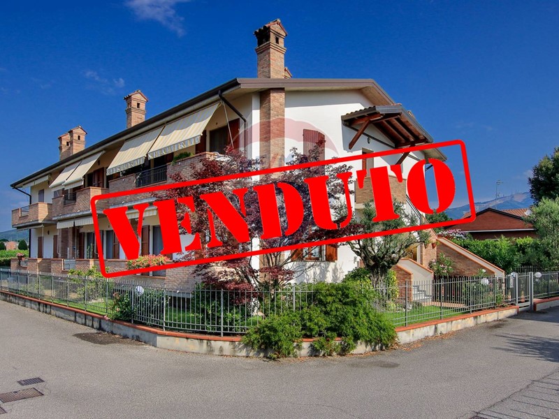 Trilocale in Vendita a Mapello, 249'000€, 145 m²