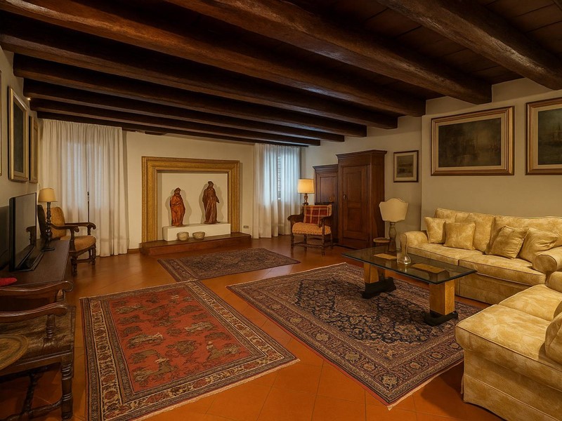 Quadrilocale in Vendita a Ferrara, 240'000€, 120 m²