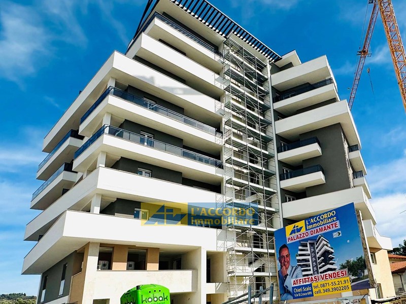 Immobile commerciale in Vendita a Chieti, 179'000€, 97 m²