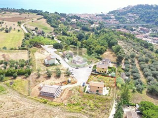Villa in Vendita a Cupra Marittima, 270'000€, 160 m²