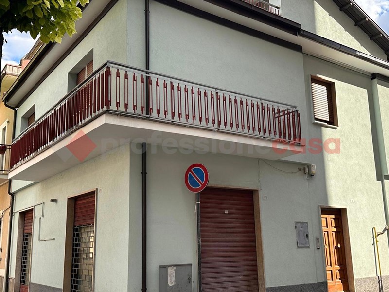 Negozio in Vendita a Avezzano, 75'000€, 90 m²