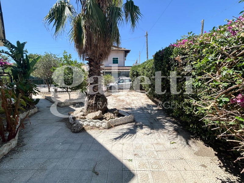 Quadrilocale in Vendita a Castel Volturno, 95'000€, 90 m²