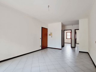 Trilocale in Vendita a Aprilia, 105'000€, 89 m²
