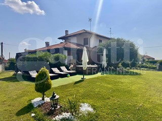 Villa in Vendita a Bruino, 359'000€, 230 m²
