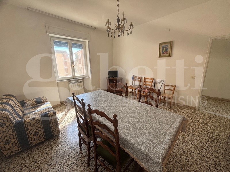 Trilocale in Vendita a Massa Marittima, 72'000€, 70 m²