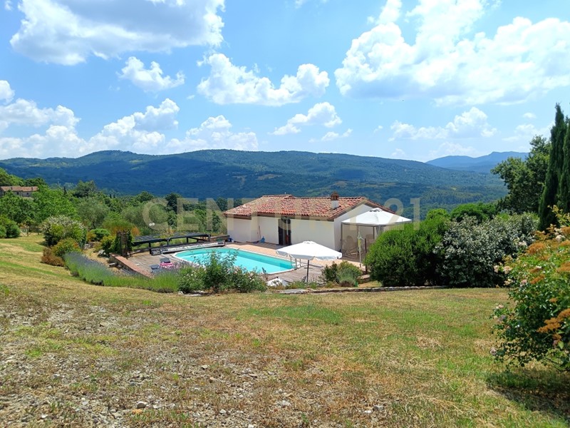 Casa Indipendente in Vendita a Santa Fiora, 480'000€, 180 m², con Box