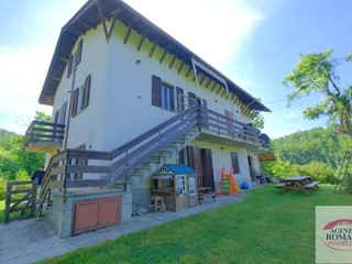 Casa Indipendente in Vendita a Sassello, 295'000€, 300 m², con Box