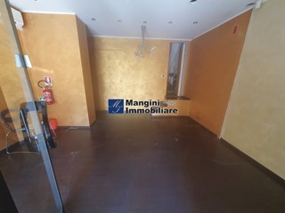 Negozio in Affitto a Livorno, 500€, 45 m²