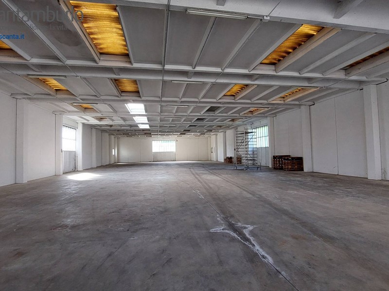 Capannone in Affitto a Treviso, 3'400€, 950 m²