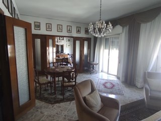 Appartamento in Vendita a Palermo, zona Villabianca, 280'000€, 190 m²