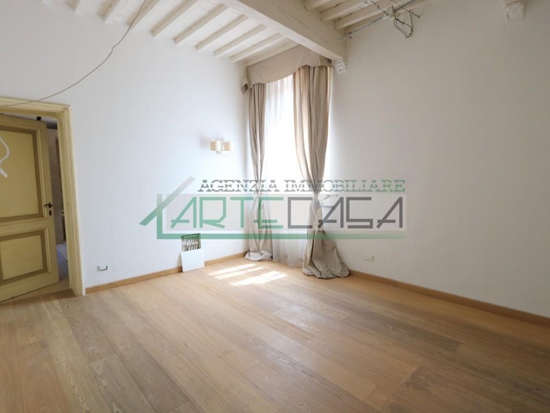 Trilocale in Vendita a Cascina, zona San Lorenzo a Pagnatico, 195'000€, 135 m²