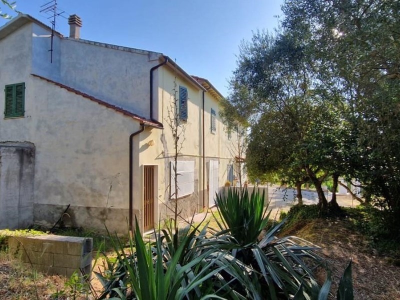 Casa Semi Indipendente in Vendita a Casciana Terme Lari, zona Boschi di Lari, 175'000€, 236 m², con Box