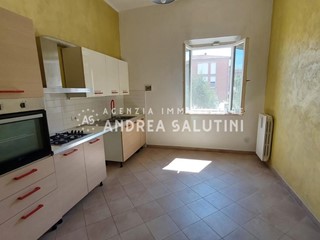 Quadrilocale in Vendita a Pontedera, 125'000€, 70 m², arredato