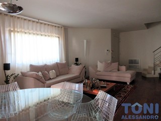 Villa in Vendita a Capraia e Limite, 700'000€, 200 m², con Box