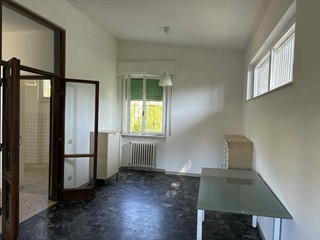 Villa in Affitto a Pisa, zona Tirrenia, 1'000€, 105 m², arredato