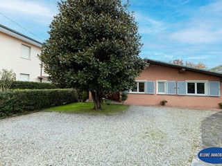 Villa in Vendita a Viareggio, 590'000€, 170 m²