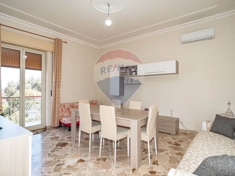 Casa Indipendente in Vendita a Catania, 215'000&euro;, 527 m², con Box