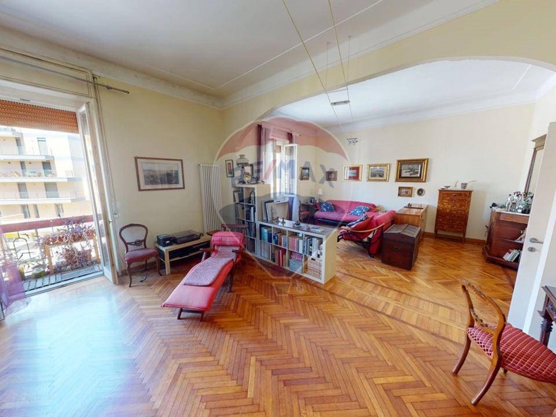 Quadrilocale in Vendita a Pavia, 220'000€, 160 m²