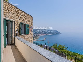 Villa in Vendita a Bordighera, 2'490'000€, 441 m²