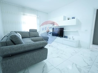 Trilocale in Vendita a Cologno Monzese, 250'000€, 98 m²