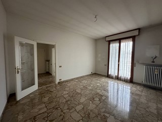 Quadrilocale in Vendita a Mirandola, 99'000&euro;, 85 m²