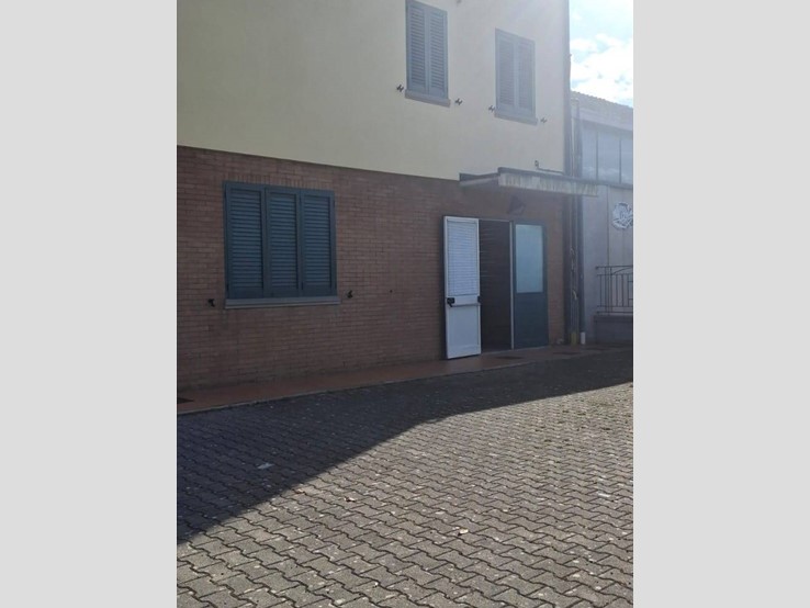 Laboratorio in Vendita a Bibbiena, 85'000€, 116 m²