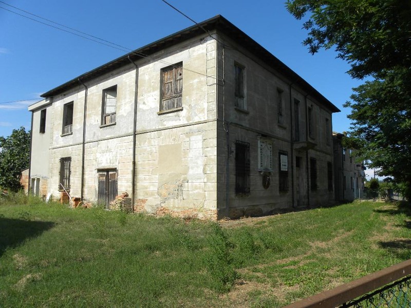 Casa Indipendente in Vendita a Ravenna, 90'000€, 694 m²