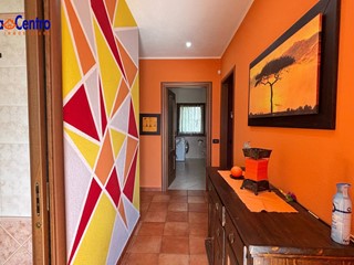 Villa in Vendita a Quart, 590'000€, 284 m², con Box