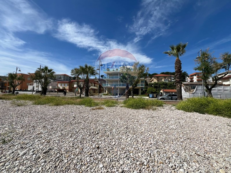 Immobile commerciale in Vendita a Fossacesia, 200'000€, 65 m²