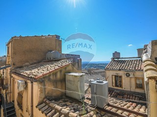 Quadrilocale in Vendita a Caltagirone, 29'000€, 120 m²