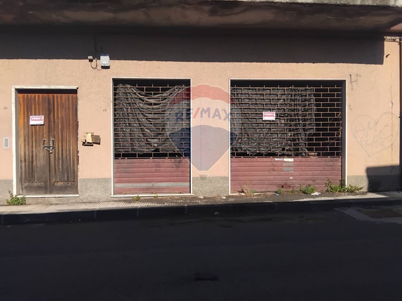 Immobile commerciale in Affitto a Santa Venerina, 850€, 151 m²